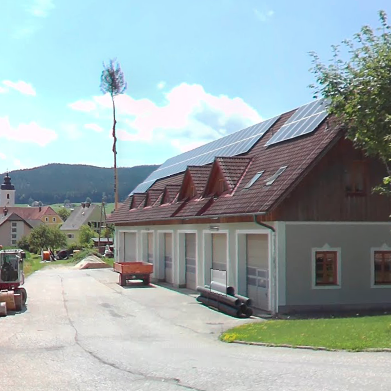 Bauhof Miesenbach Drohne Dorf Sommer